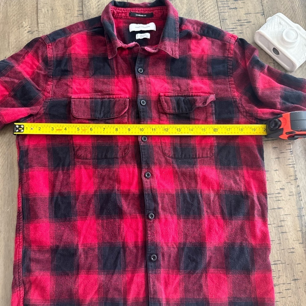 Men’s Urban Outfitters Red and Black Flannel button up size S - Picture 5 of 6